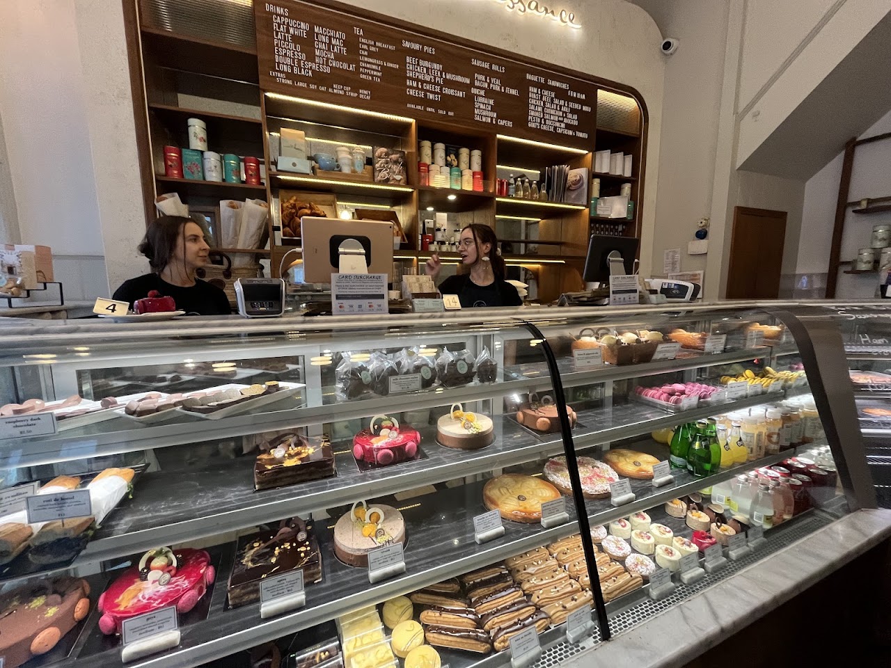 La Renaissance cake and pastry display case